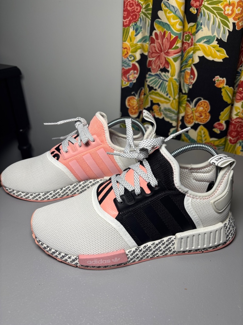 Adidas NMD_R1 "White Glory Pink Size 7 - Picture 3 of 8